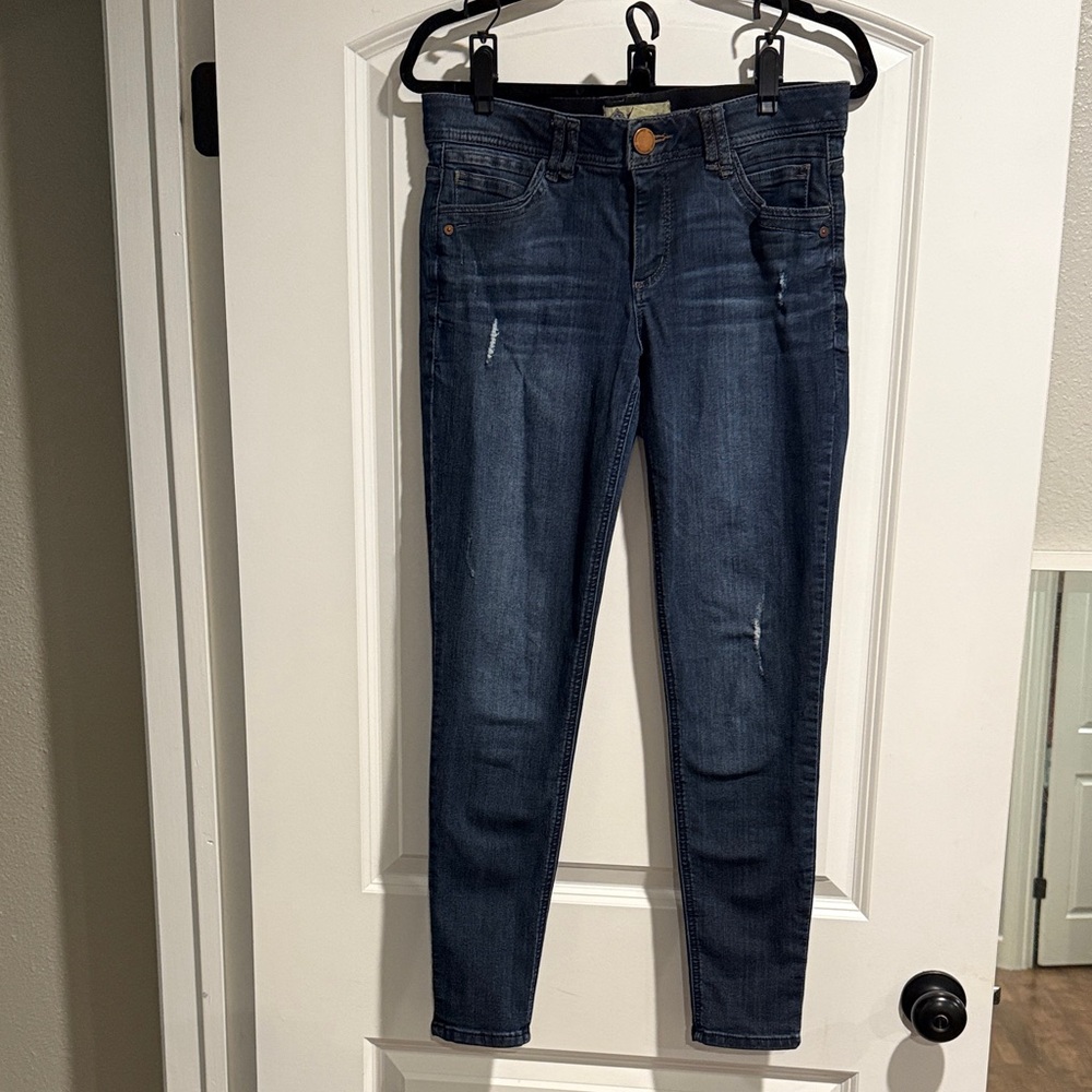 Democracy Jeans - slight distressing !